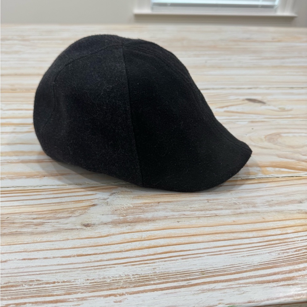 Sleek Black Men's Hat